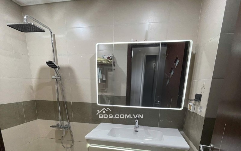 Cho thuê nhà lô góc, mới, thang máy,vỉa hè, 114m2- 5T, Duy Tân_44 Tr- 0941646107